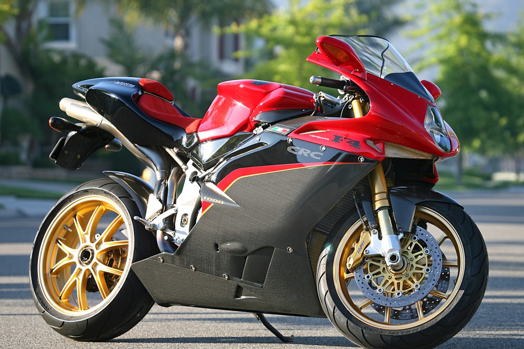 The MV Agusta F4 - The 12 best Italian motorcycles ever