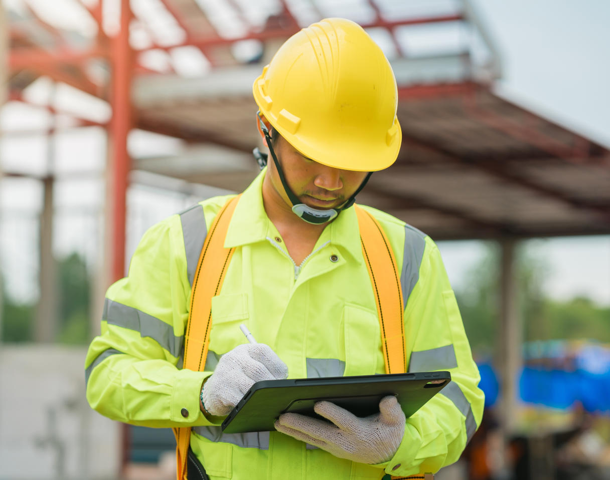 GPS tracker for construction equipment