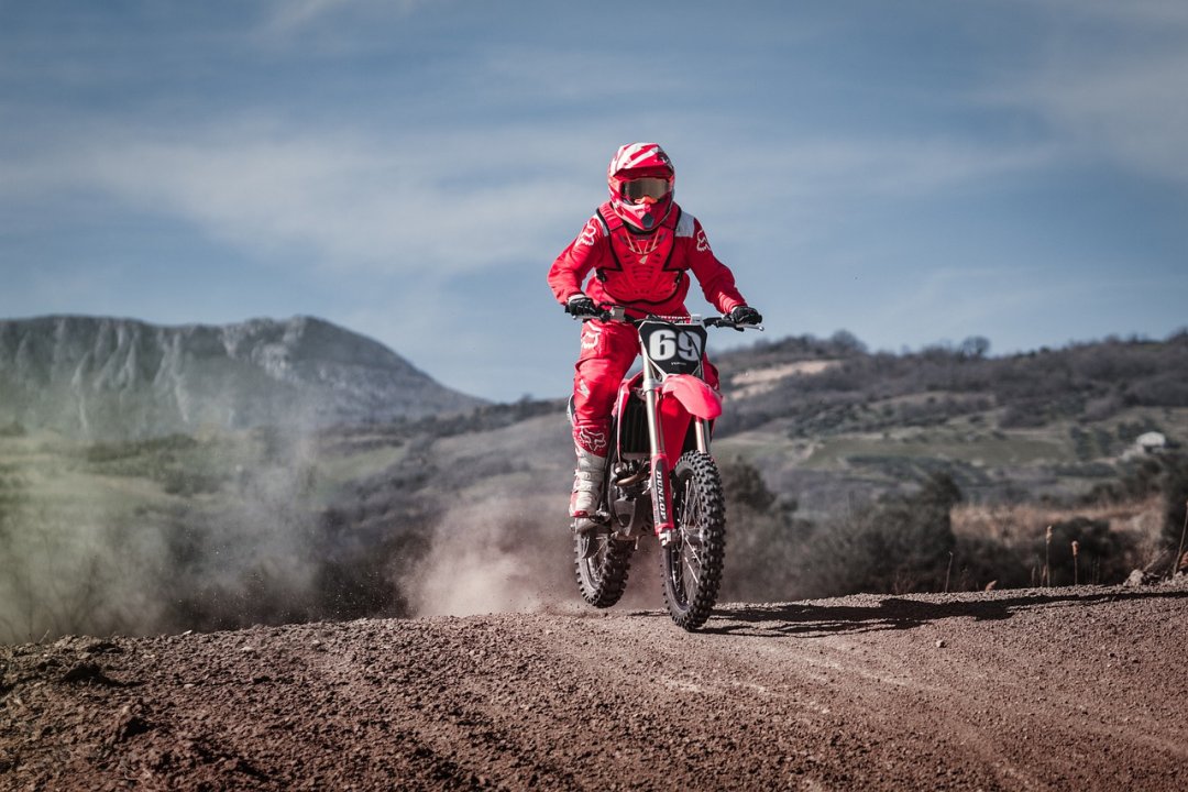 Dirt Bikes - What Kind of Motorcycle Should You Get?
