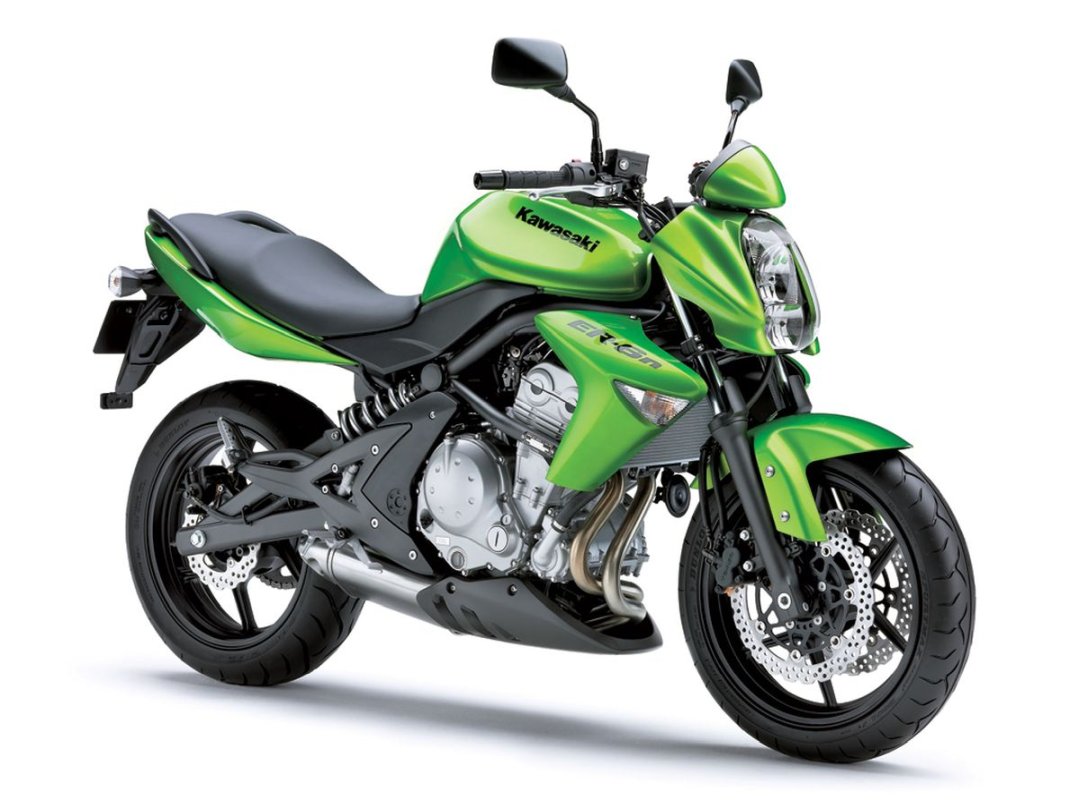 Kawasaki ER-6n 2012 de couleur verte - moto femme