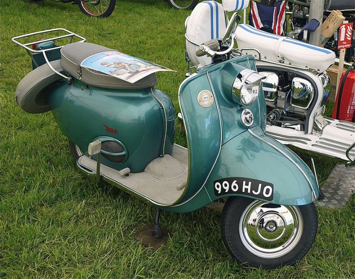 Marque de scooter BSA Sunbeam de 1960 de couleur bleue