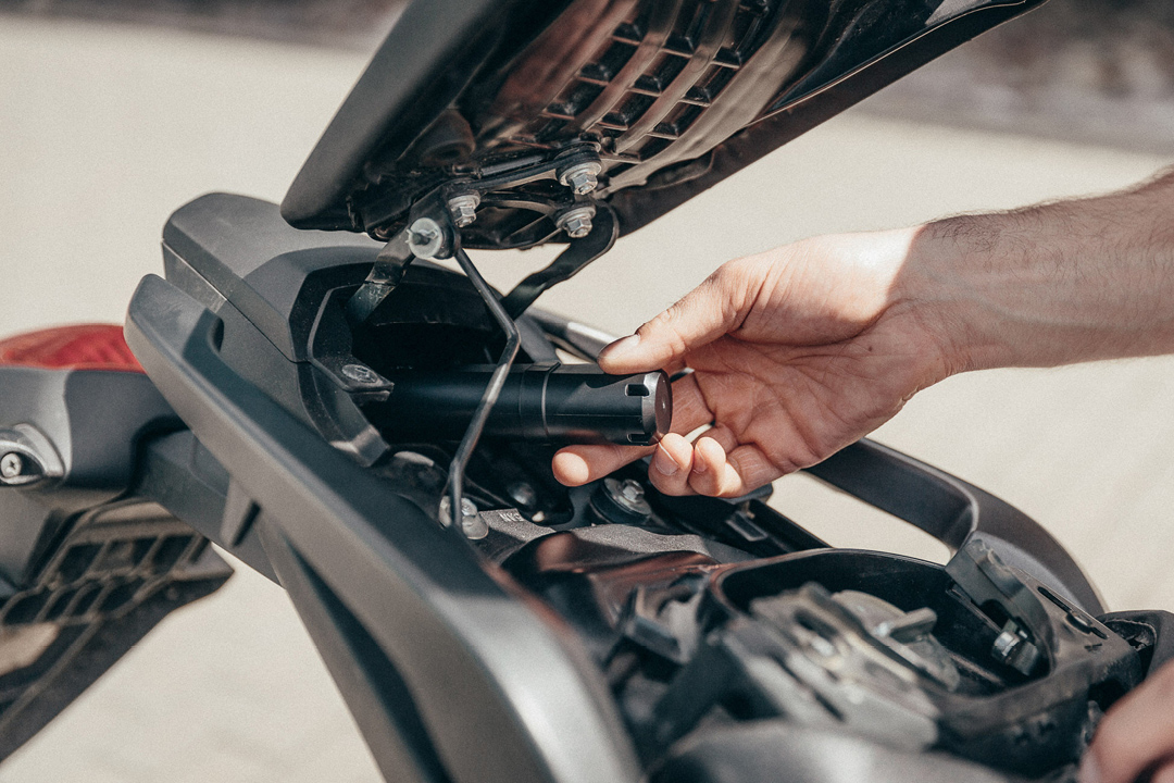  cacher le traqueur de moto monimoto