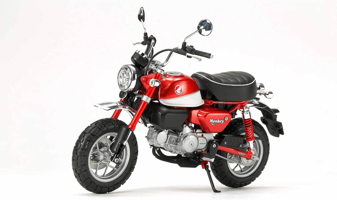 Moto 125 Honda Monkey de couleur rouge