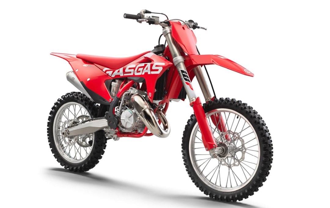 Moto cross GasGas MC 125 2022 de couleur rouge