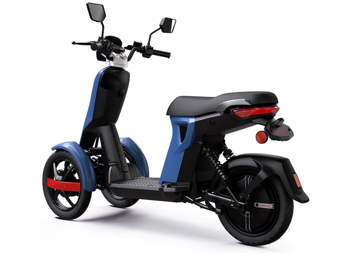Scooter électrique Doohan iTango HO de couleur bleue