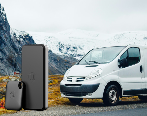 Localizador GPS instalado en una furgoneta